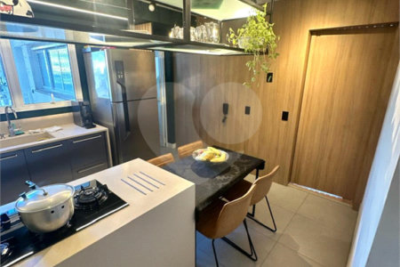 Apartamento à venda no bairro Vila Regente Feijó com 165 m² de área útil construída, com 3 dormitórios, sendo 3 suítes,Mobiliado com 3 Suítes 3 Vagas no Araribá Home Resort