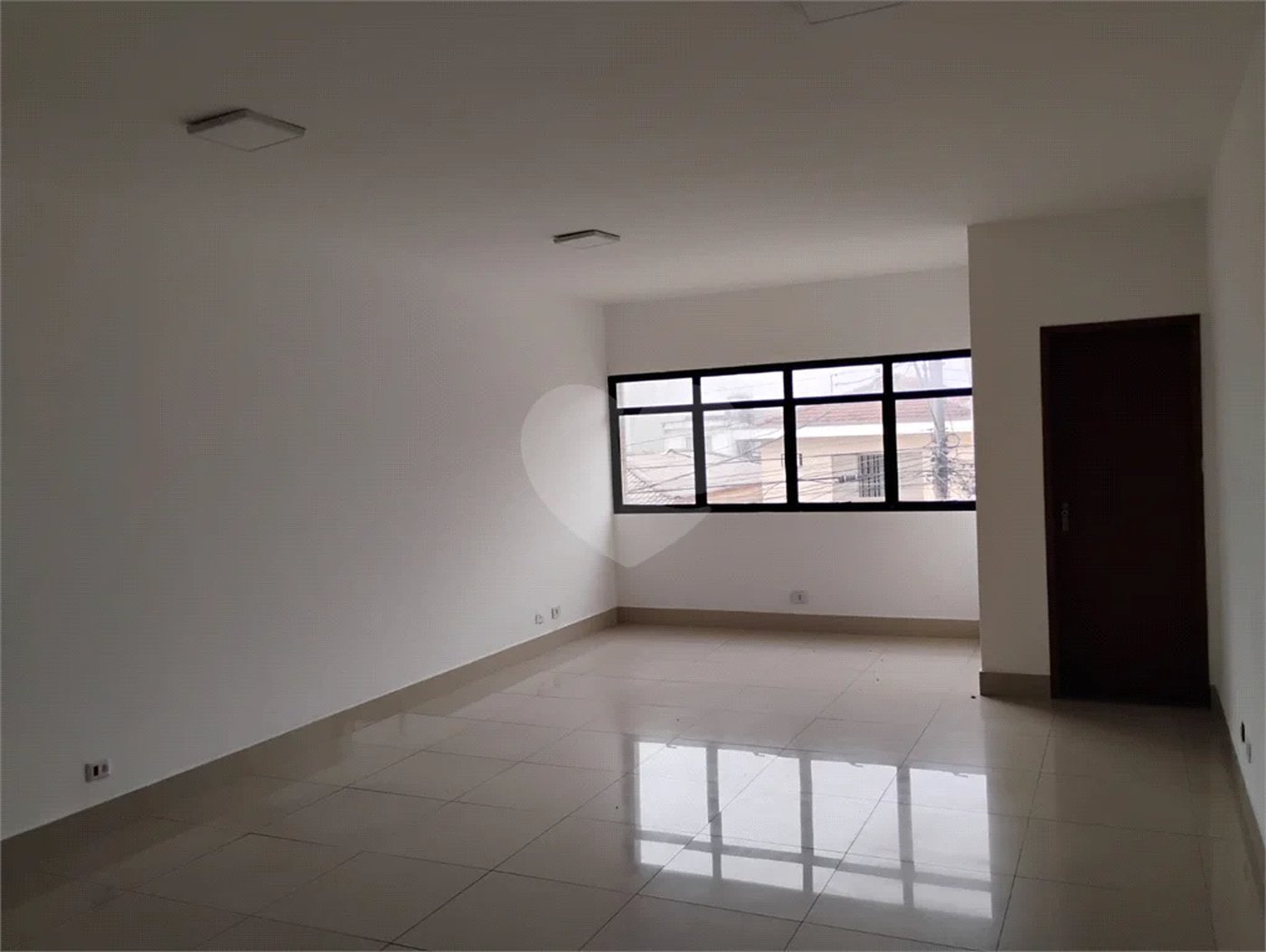 Ótima sala comercial para locação na Vila Santa Catarina