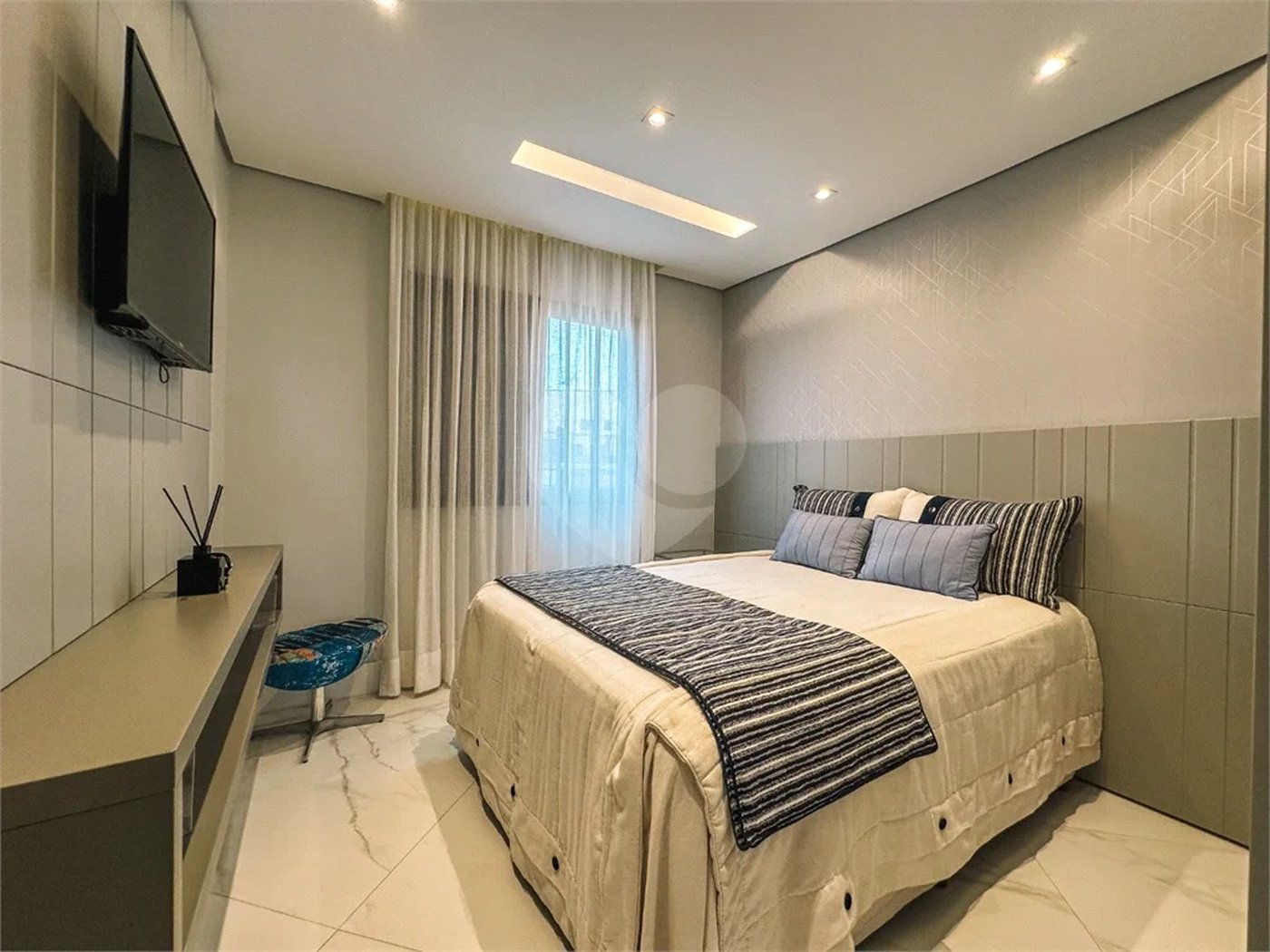 Cobertura à venda com 4 quartos, sendo 2 suítes,  em Riviera de São Lourenço, Bertioga, SP