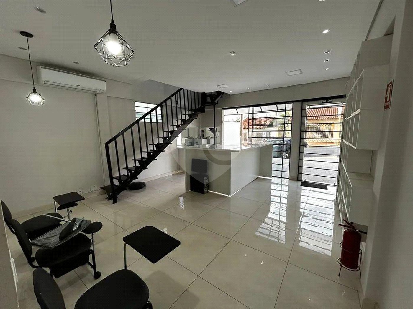 Prédio comercial á venda, com 88m2, em São Carlos-SP.