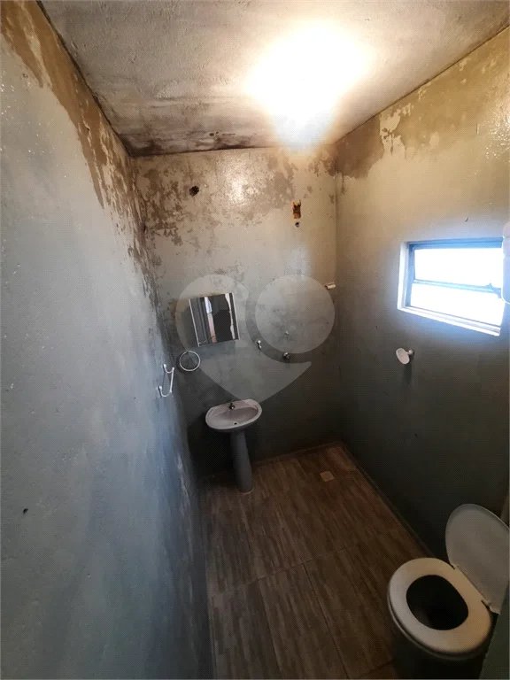 Jardim Morada do Sol- casa de vila- frente- sem vaga de garagem,(garagem pra moto,) - 1 dormitório, wc, cozinha, lavanderia - R$ 1000,00- com iptu- aceita 03 caução, fiador, 08 titulo de capitalização, obs - água e energia compartilhada, Ótima localização, próxima ao distrito i