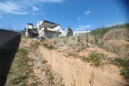 Terreno 810 metros à venda em Atibaia com projeto aprovado exclusivo de alto padrão com construção inacabada