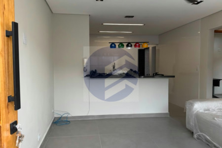 Sobrado à venda com 6 quartos em Vila Universitária, São Paulo - SP