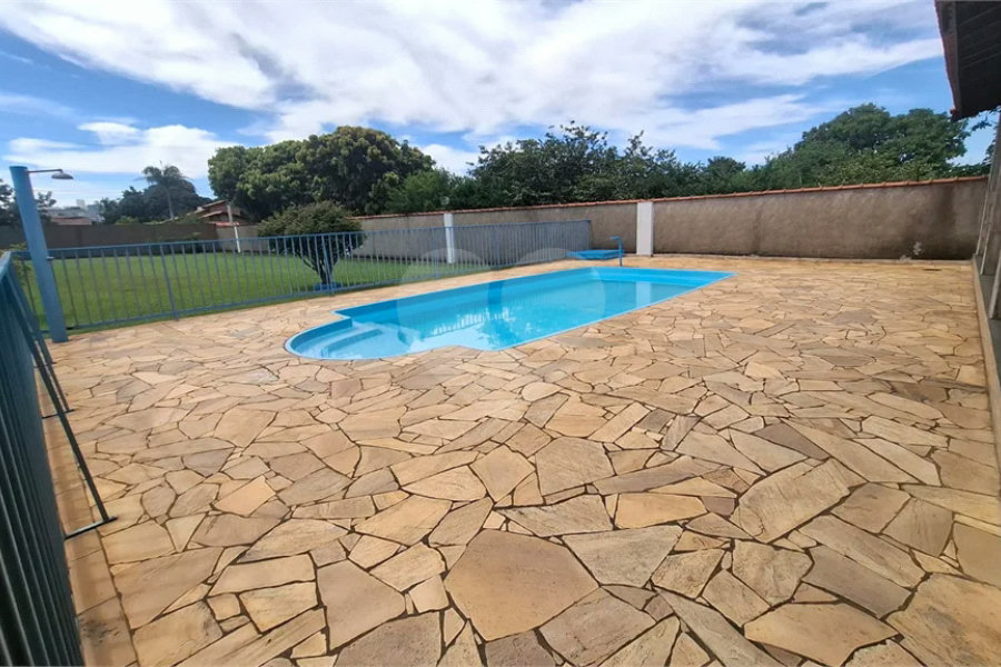 Chácara à venda – Excelente oportunidade dentro da cidade para investir ou para morar!