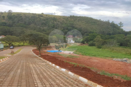 Terrenos de 300 metros em condomínio fechado e prontos para construir na região de Atibaia