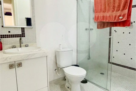 Belíssima casa à venda com 700 m² no Condomínio Tamboré, em Alphaville!!!