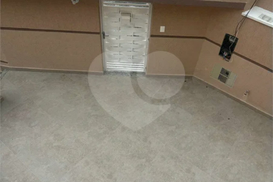 Sobrado à venda ou para alugar com 3 suítes em Horto, São Paulo, SP