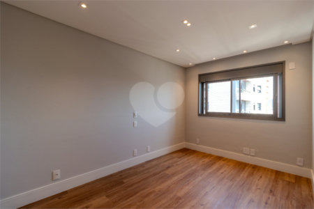 Apartamento para venda em Moema com 3 quartos, sendo 3 suítes, 2 vagas, 149 m²