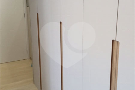 Apartamento a venda na Saúde 2 dormitórios com 2 vagas de garagem demarcadas. Aceita e estuda Permuta.