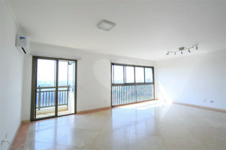 Apartamento locação Alto da Boa Vista próximo Jardim Marajoara.