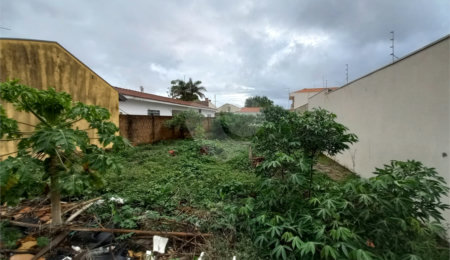 Terreno à venda em Vila Brasília, São Carlos, SP