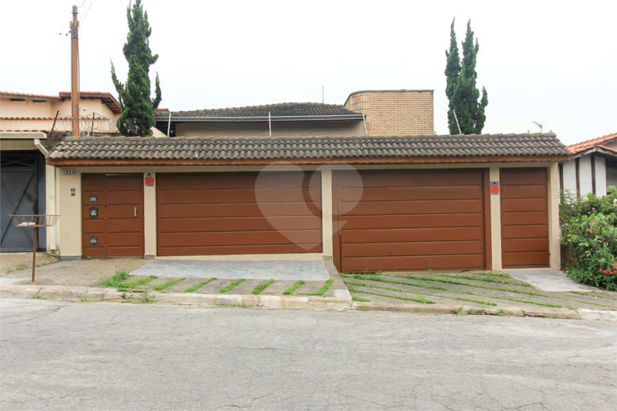 Casa térrea assobradada