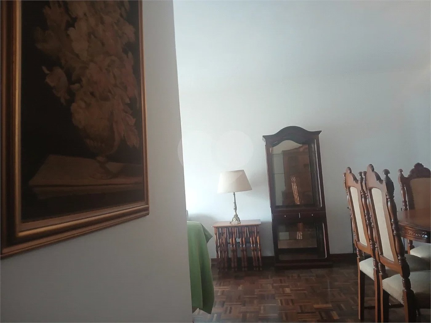Apartamento a venda com porteira fechada no Belem com 95m com 03 dormitórios espaçoso sendo um suíte, 2 vagas. Aceita Permuta.