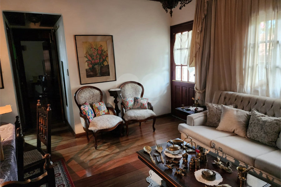 Casa térrea no Jardim Virgínia Bianca Zona Norte 2 dormitórios, sendo 1 suíte com closet.
