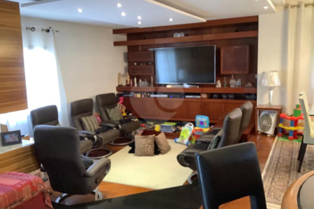 Apartamento na Mooca com 244 metros