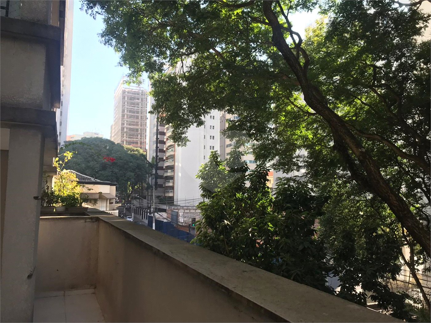 APARTAMENTO 2 QUARTOS (1 SUÍTE) À VENDA NO PARAÍSO