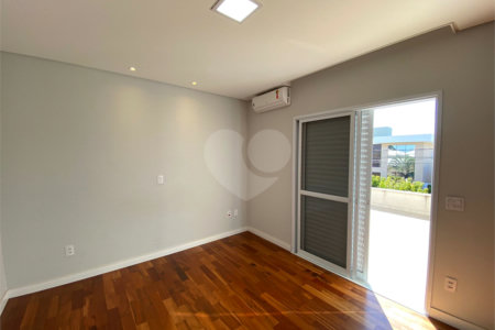 Casa com alto padrão de acabamento para venda no Condomínio Montreal.