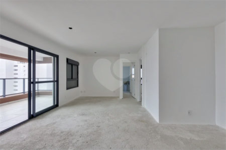 Apartamento à venda com 3 quartos, sendo 1 suíte,  em Alto da Boa Vista, São Paulo, SP