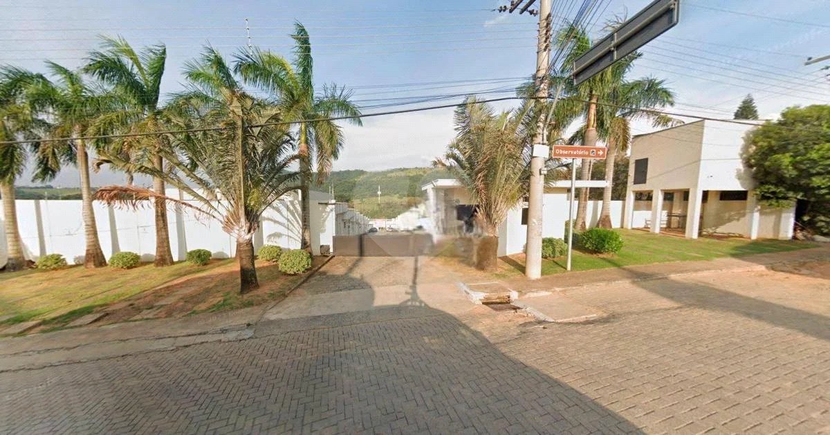 Excelente sobrado em condomínio fechado em Atibaia