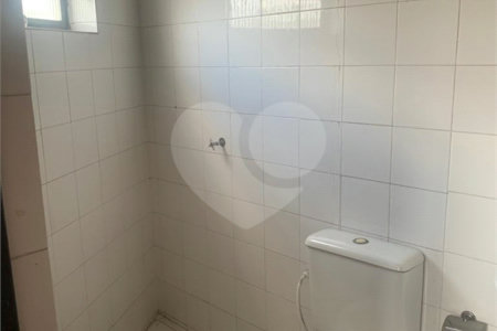 Salão Comercial 150m² na Lucas Nogueira Garcez - Atibaia - SP