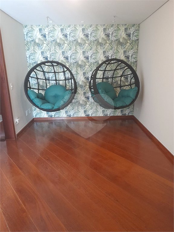 3 AMPLAS SUITES MAIS ECRITORIO MUITO VERDE E AMPLO QUINTAL