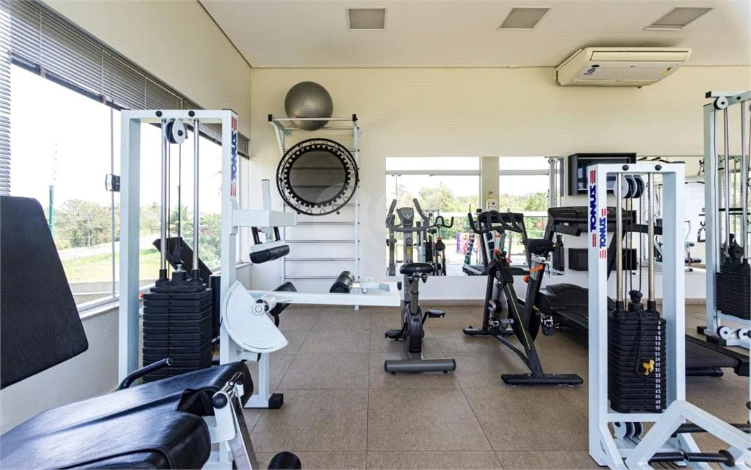 casa térrea, recém construida, 3 dormitórios sendo 1 suíte, 2 vagas de garagem, piscina e espaço gourmet