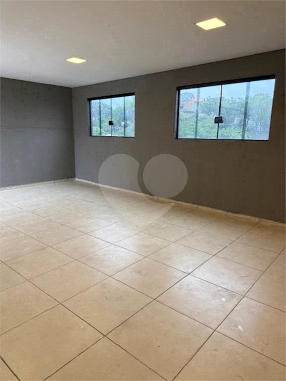 Casa com 235m² , 3 dormitórios , sendo 1 suíte , 6 vagas , à venda no Jardim Brasilia
