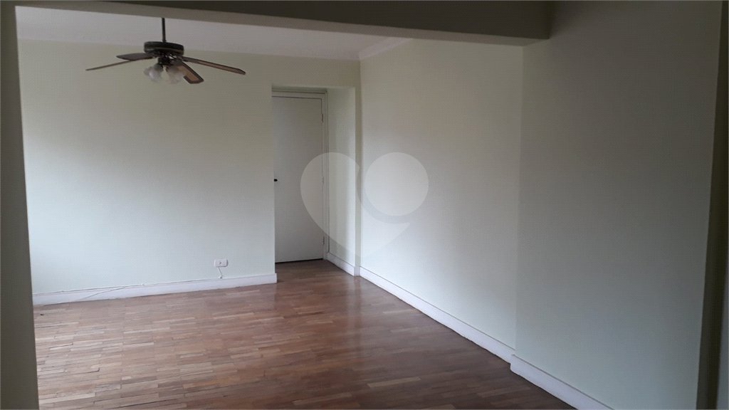 Venda apartamento 2 dormitórios, vaga de garagem fixa, lazer completo. Campo Belo. SP.