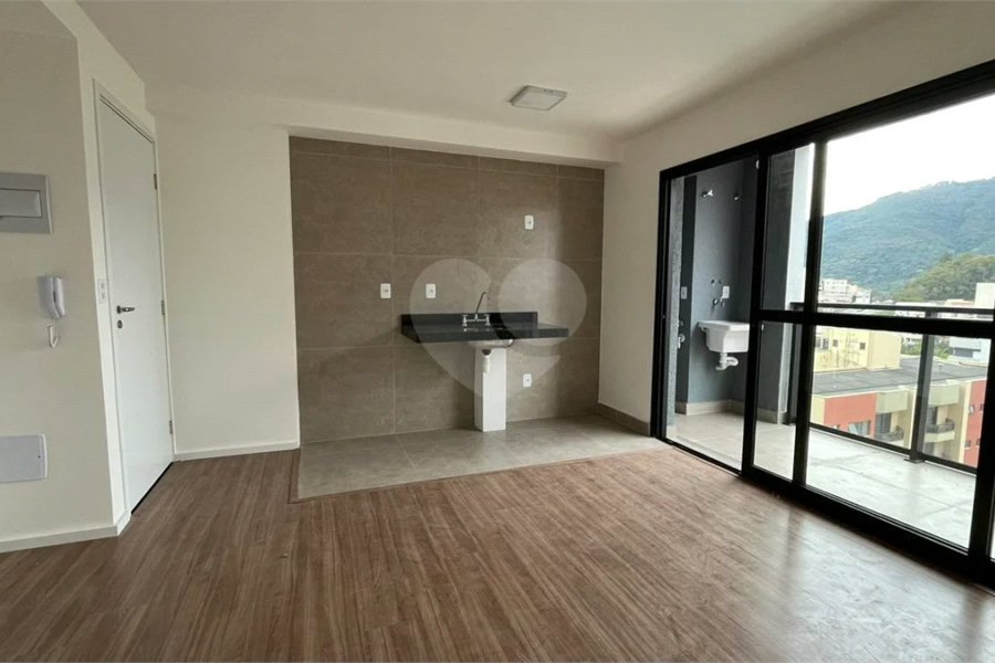 Apartamento à venda com 2 quartos, sendo 1 suíte, no Centro, Poços de Caldas - MG