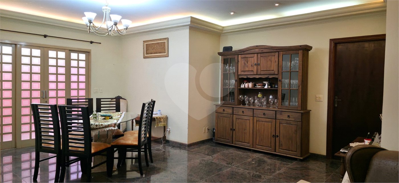 Casa à venda no Parque Fehr de 500m²