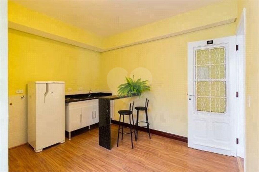 Condomínio com 12 studios , 310m² de área , à venda no bairro do Cambucí.