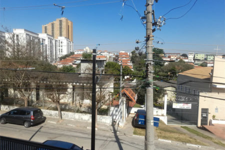 Sobrado novo com duas suites , duas vagas .