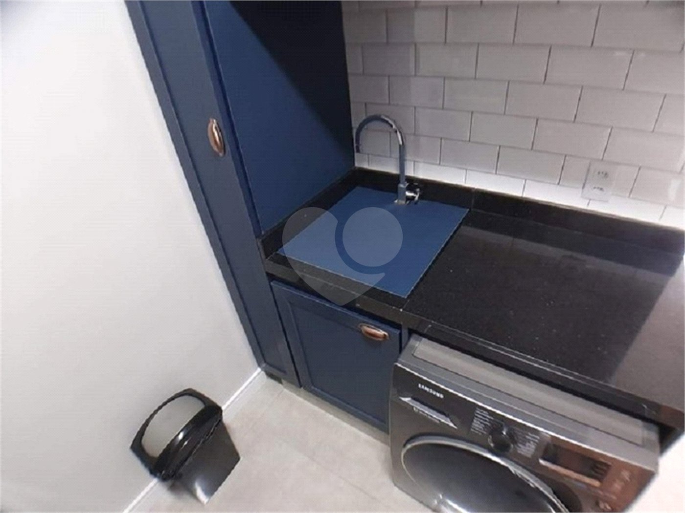 Apartamento com varanda e vaga de garagem à venda no Brás, a 5 minutos do Metrô