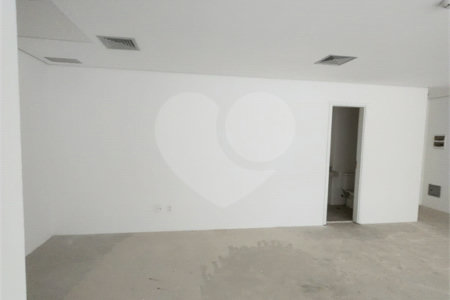 Sala comercial a venda em frente ao Allianz Parque
