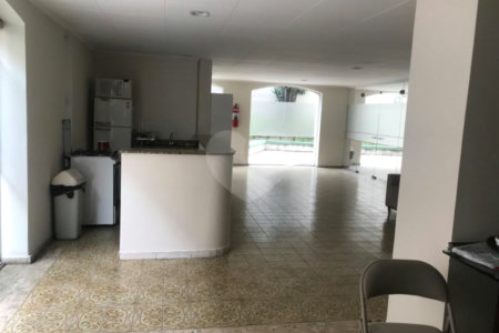 Espaço e Segurança no Bom Retiro: Apartamento de 100 m² com Infraestrutura Completa