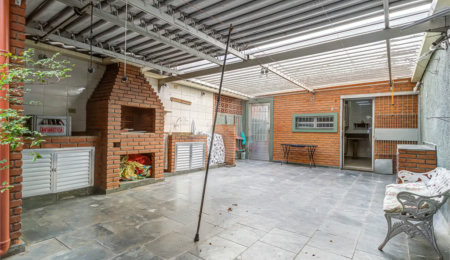 Casa à venda com 3 quartos, sendo 1 suíte,  em Vila Clementino, São Paulo, SP