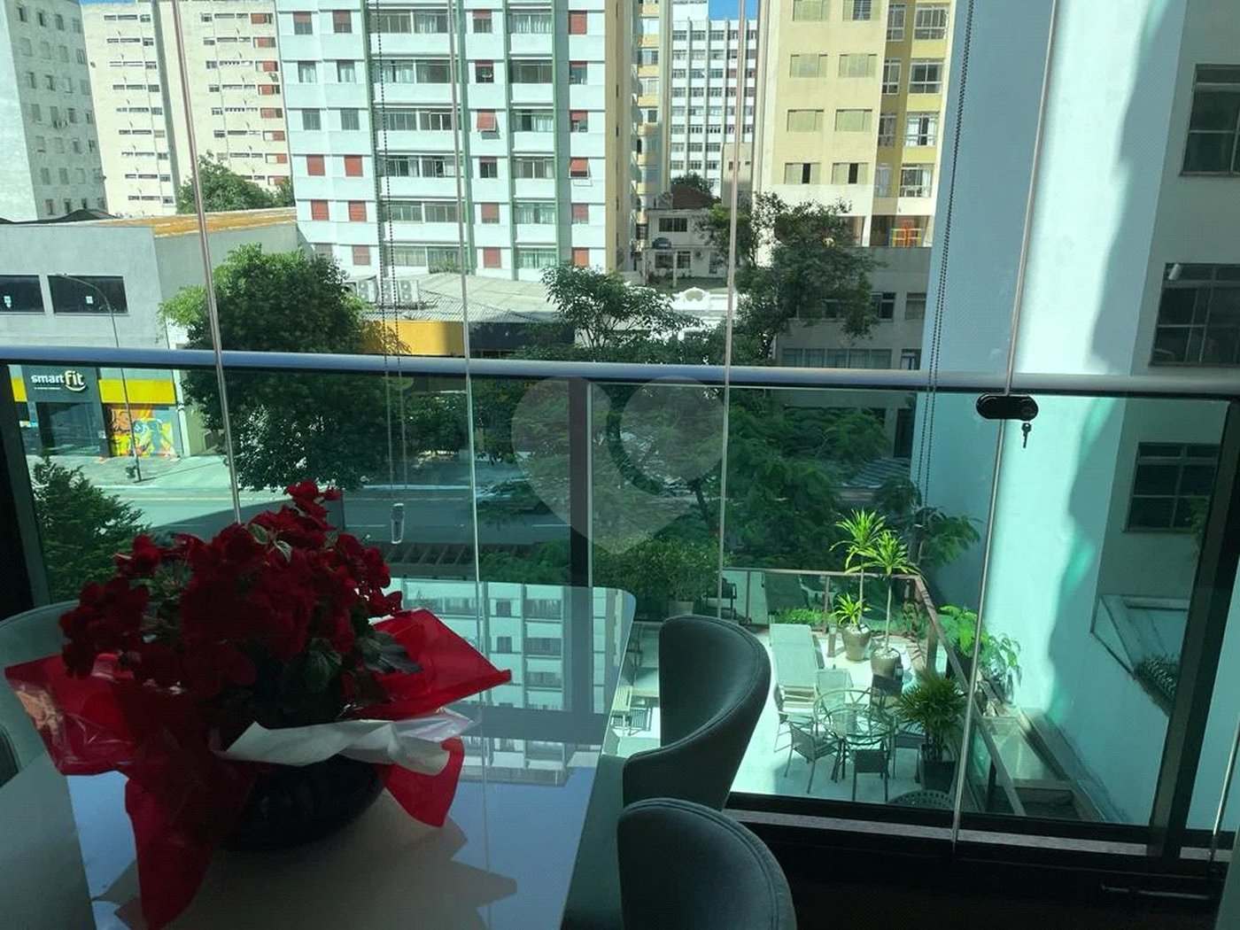 Apartamento VENDA Santa Cecília com 40,29m2, 1 quarto, sala, varanda, cozinha, banheiro e 1 vaga de garagem