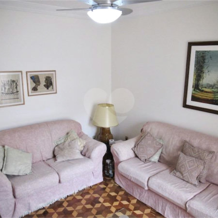 Excelente sobrado com terraço e jardim, 3 dormitórios 1 suíte.