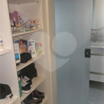Indaiatuba- condominio Vale das Laranjeiras - Itaici - Terreno 3040,00 ms- construida 220ms - 3 dormitórios, sendo 2 suítes e uma suíte master com closet, além de uma sala ampla com 3 ambientes, Cozinha planejada,, campo de futebol/vôlei, Area de lazer com piscina, espaço gourmet com churrasque