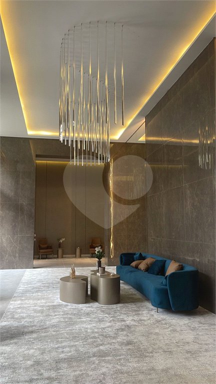 Apartamento á venda no 31o. andar com 126,53m2 COM VISTA PANORÂMICA PERMANENTE para a SERRA DA CANTAREIRA E PAULISTA, com 3 suítes e 2 vagas, Condomínio Clube,próximo do metro Brás. Estuda Proposta
