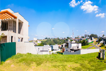 Indaiatuba - Villa dos Pinheiros - terreno com 680,37 ms - R$ 1.490.000,00 - condominio - R$ 1.450,00 - iptu - R4 520,00 - Com segurança inteligente, fiação e internet por fibra ótica subterrâneas, gás encanado e uma exuberante área verde preservada com nascentes naturais, Salão de festas, lounge