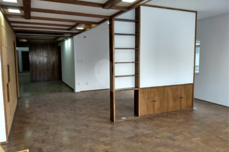 Apartamento para venda ou locação, 4 quartos (1 suíte), na Bela Vista, R Cincinato Braga