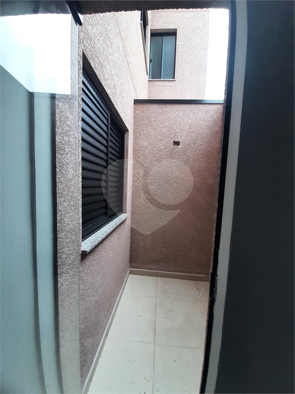 Apartamento com 37m2, 2 quartos, banheiro, sala, cozinha, quintal e SEM vaga de garagem