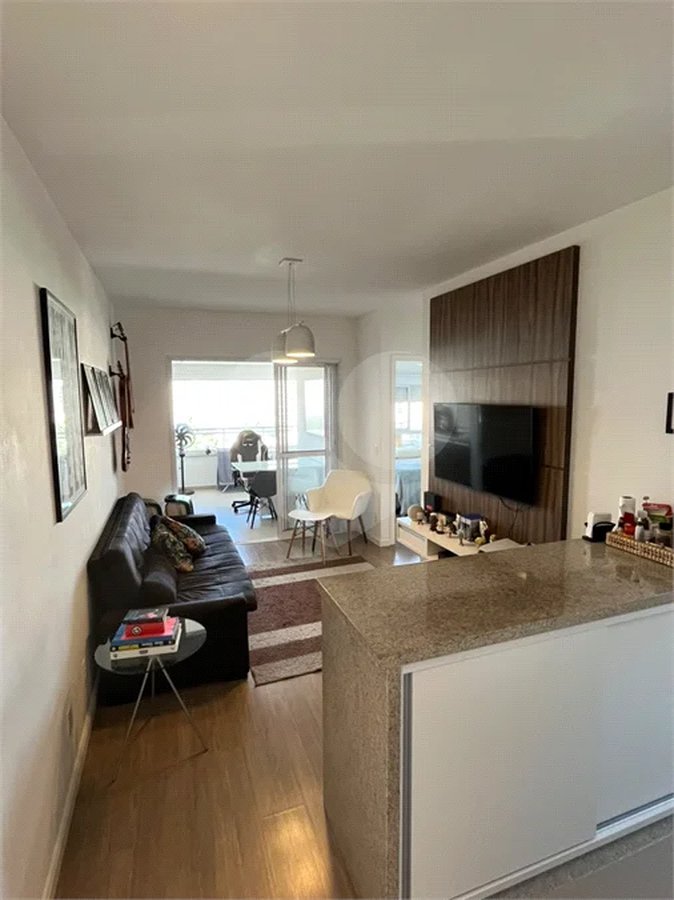 Apartamento com 2 dormitórios, 2 vagas e depósito privativo na Vila Mariana