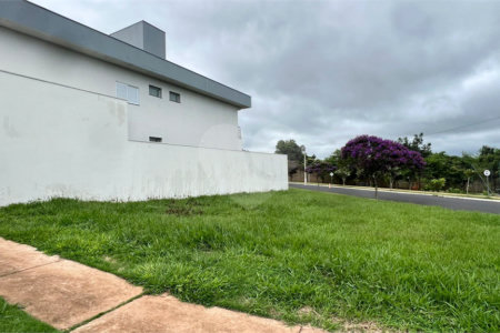 Lote de esquina à venda no Condomínio Faixa Azul