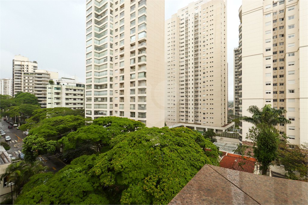 Apartamento à venda com 4 quartos, sendo 3 suítes, em Campo Belo, São Paulo, SP