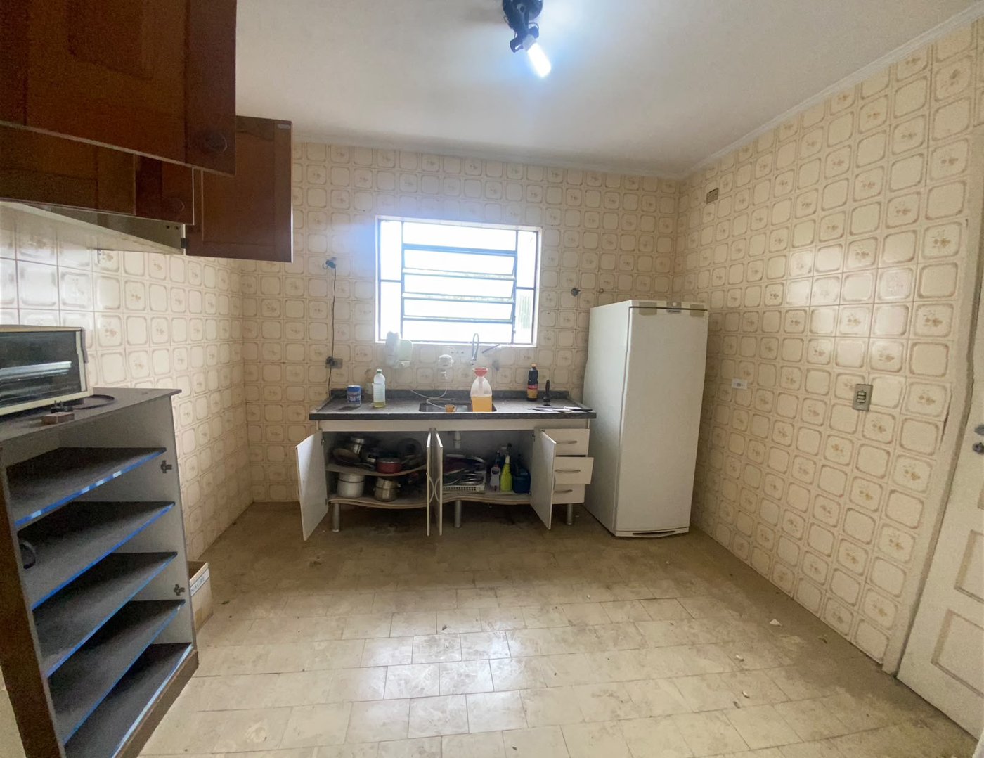 Casa à venda com 2 quartos em Jardim Alvorada, oportunidade para investidor