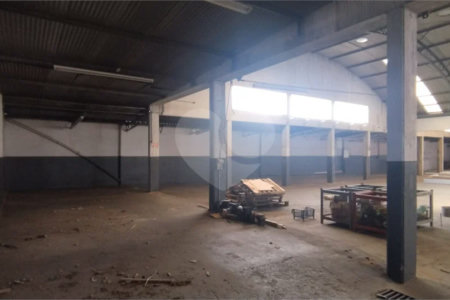 Excelente Galpão Industrial e Comercial em Jundiaí com AVCB e Zoneamento ZR3