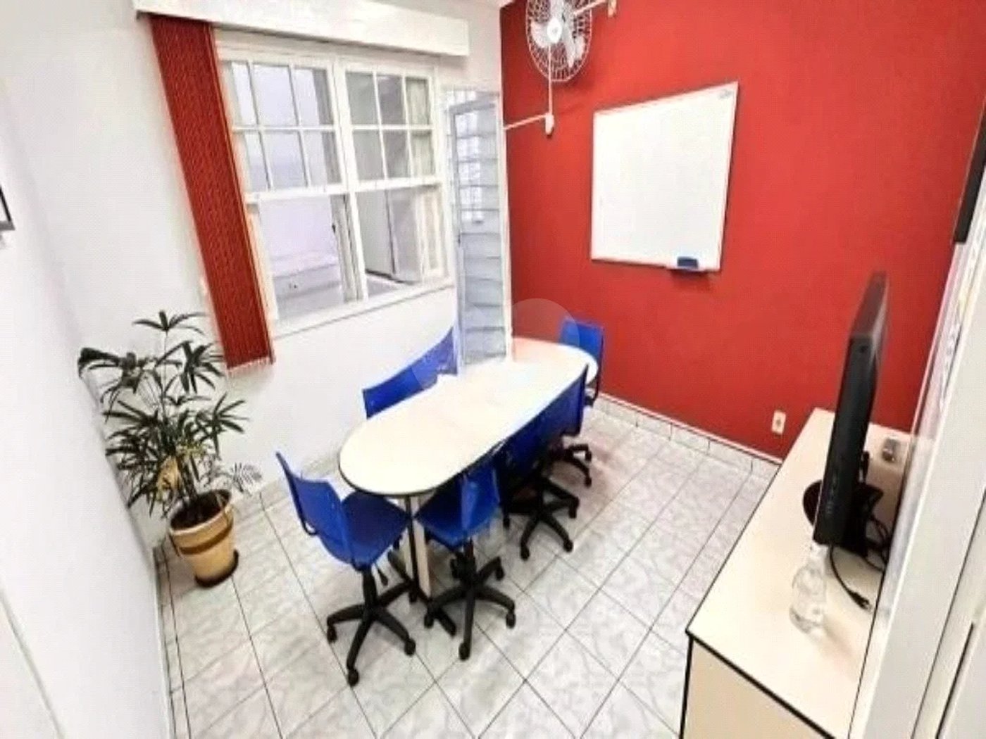 Prédio comercial com 322m², 8 salas, 3 banheiros, à venda no bairro Santo Antônio, São Caetano do Sul