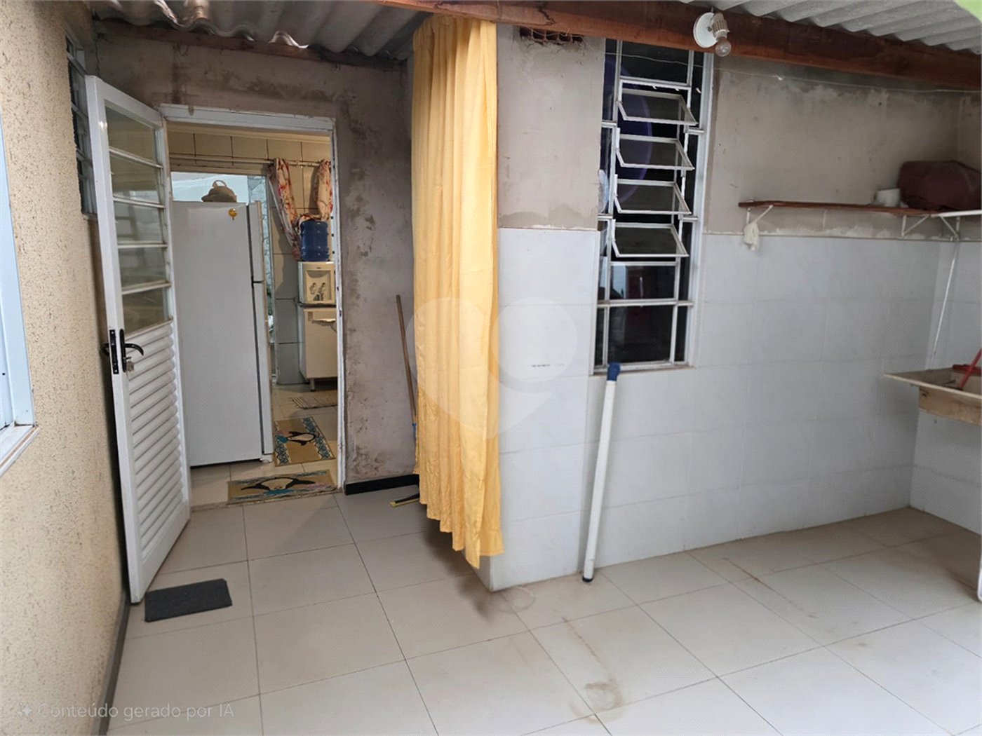 Casa com edícula no Abdelnur.